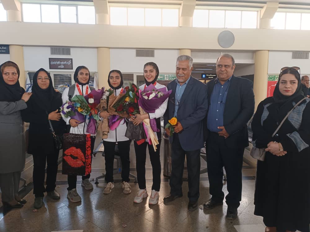استقبال از قهرمانان و مدال آوران کاراته آسیایی در فرودگاه کرمان